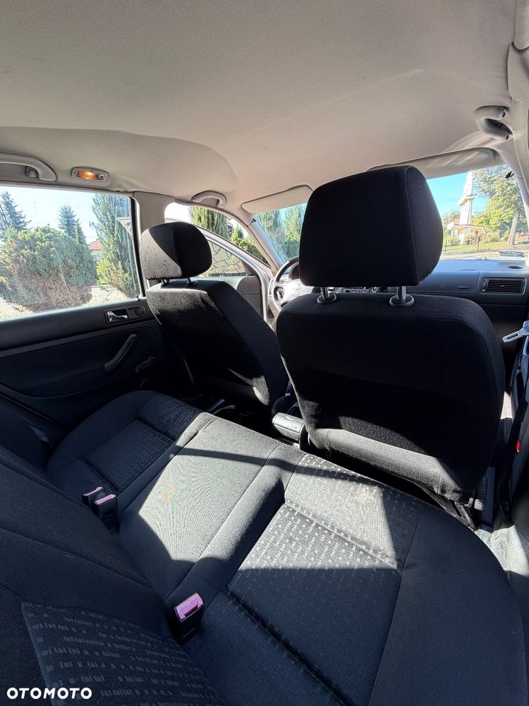 Volkswagen Golf - 10
