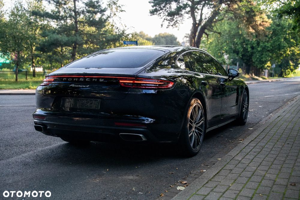 Porsche Panamera 4 Platinum Edition - 9
