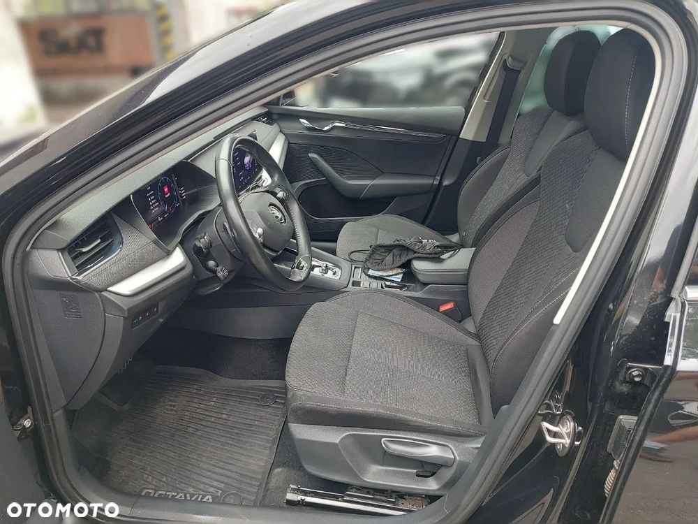 Skoda Octavia 2.0 TDI Style DSG - 8