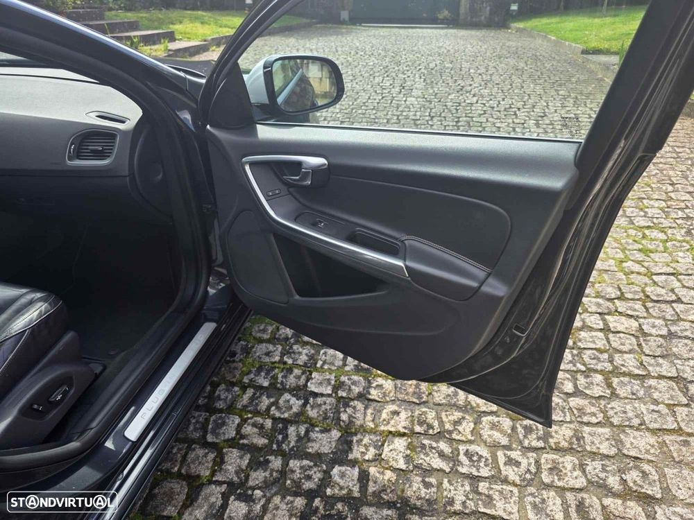 Volvo V60 D6 Twin Engine Geartronic RDesign - 21