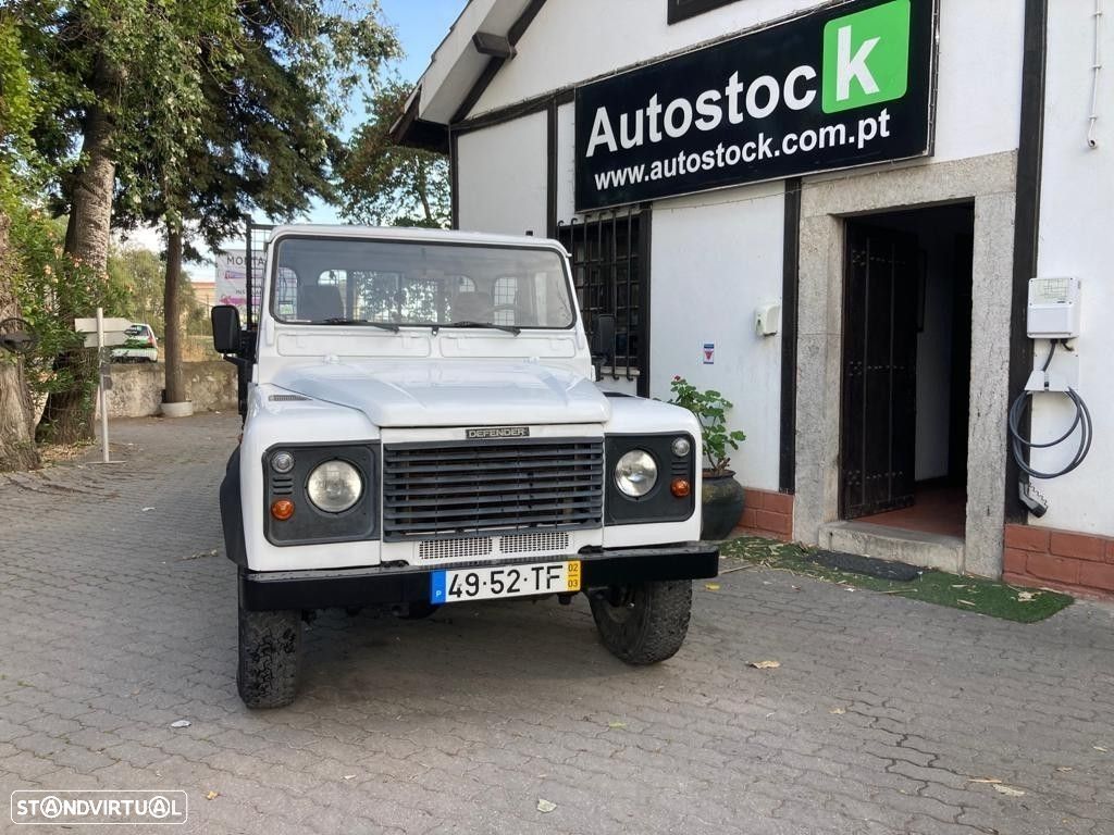 Land Rover Defender - 1