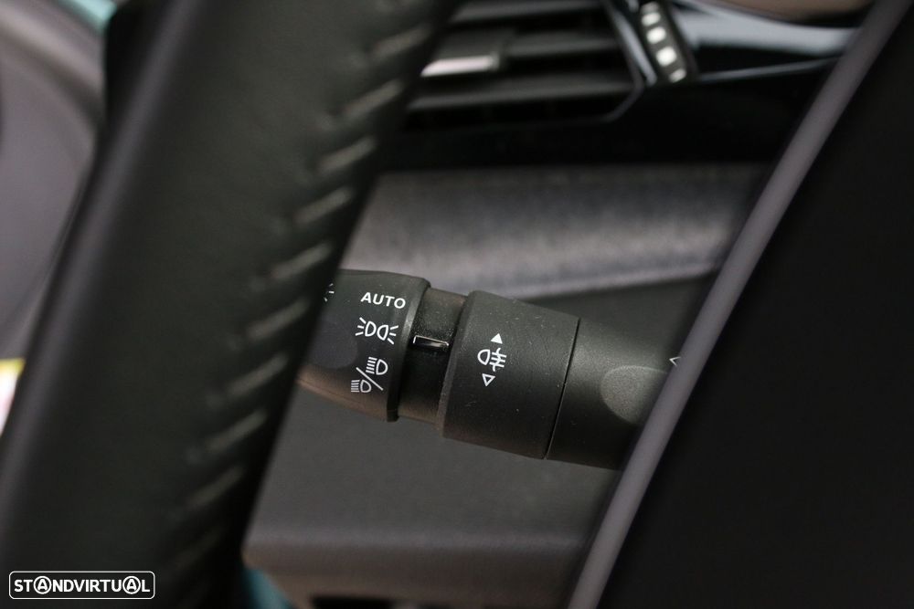 Peugeot 308 SW 1.2 PureTech Allure EAT8 - 24