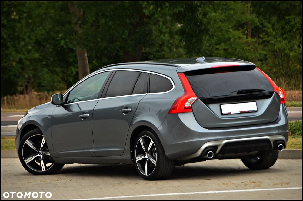 Volvo V60 D2 Drive-E R-Design Momentum - 20