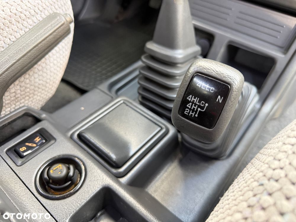 Mitsubishi Pajero - 29