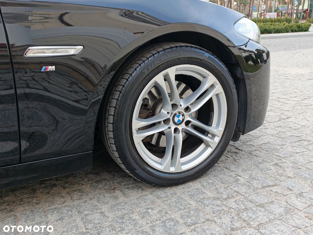 BMW Seria 5 520d xDrive - 15