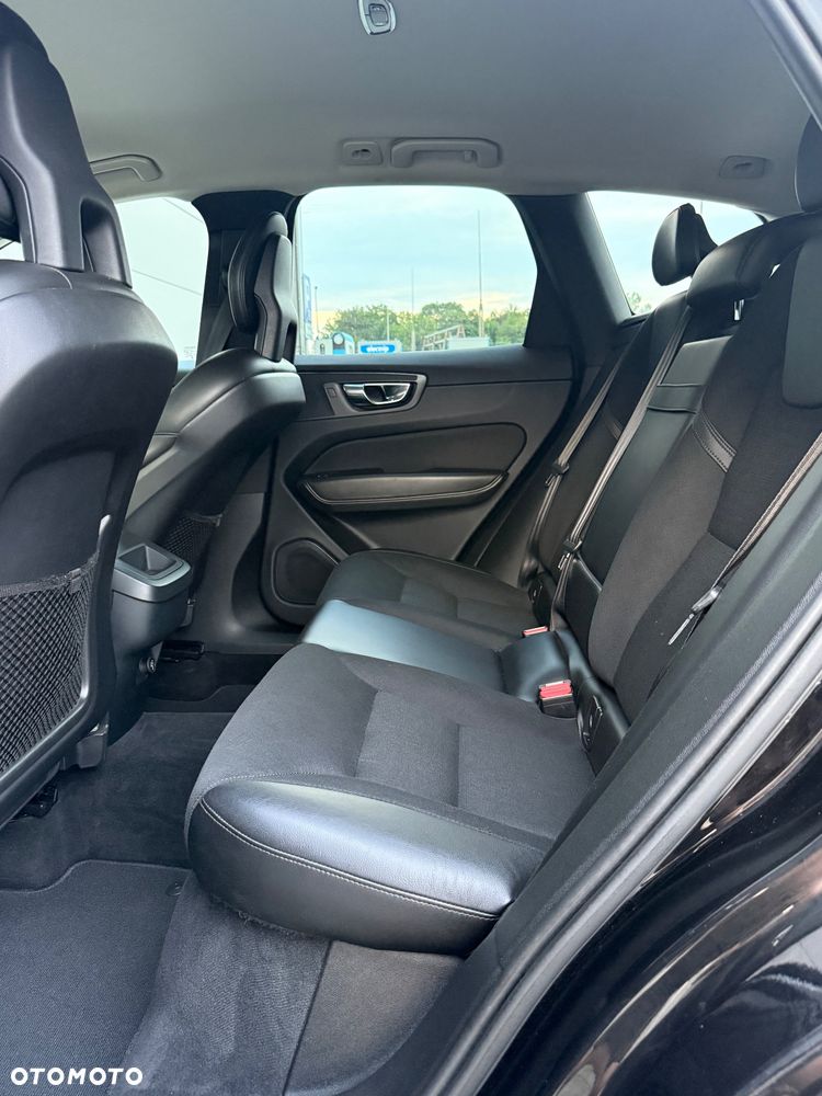 Volvo XC 60 D4 AWD Geartronic Momentum - 17