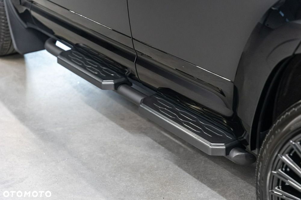 Land Rover Defender - 20