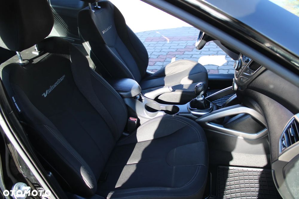 Hyundai Veloster 1.6 Premium - 33