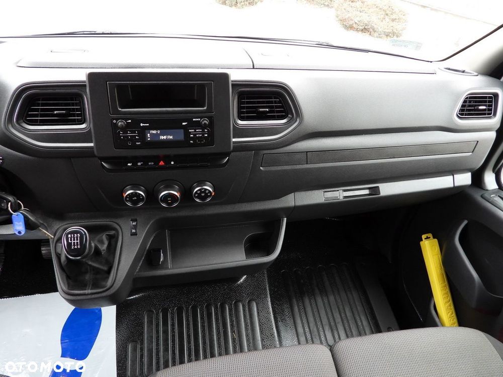 Renault MASTER PLANDEKA 10 PALET TEMPOMAT LEDY PNEUMATYKA KLIMATYZACJA  165KM - 33