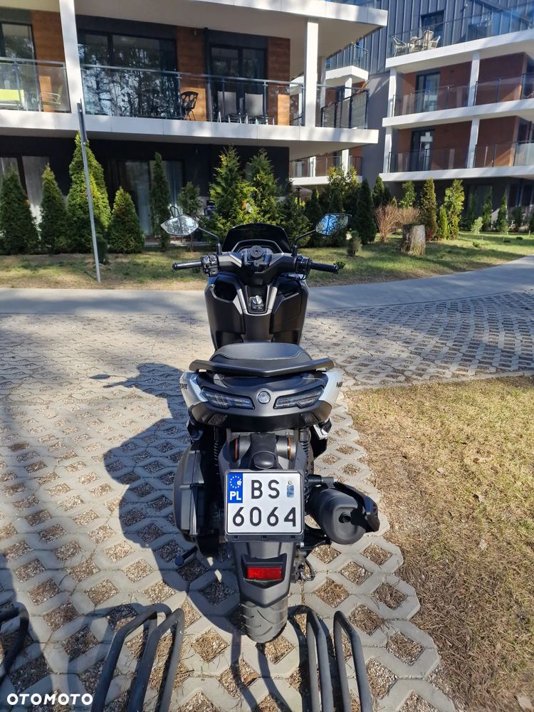 Yamaha NMAX - 4