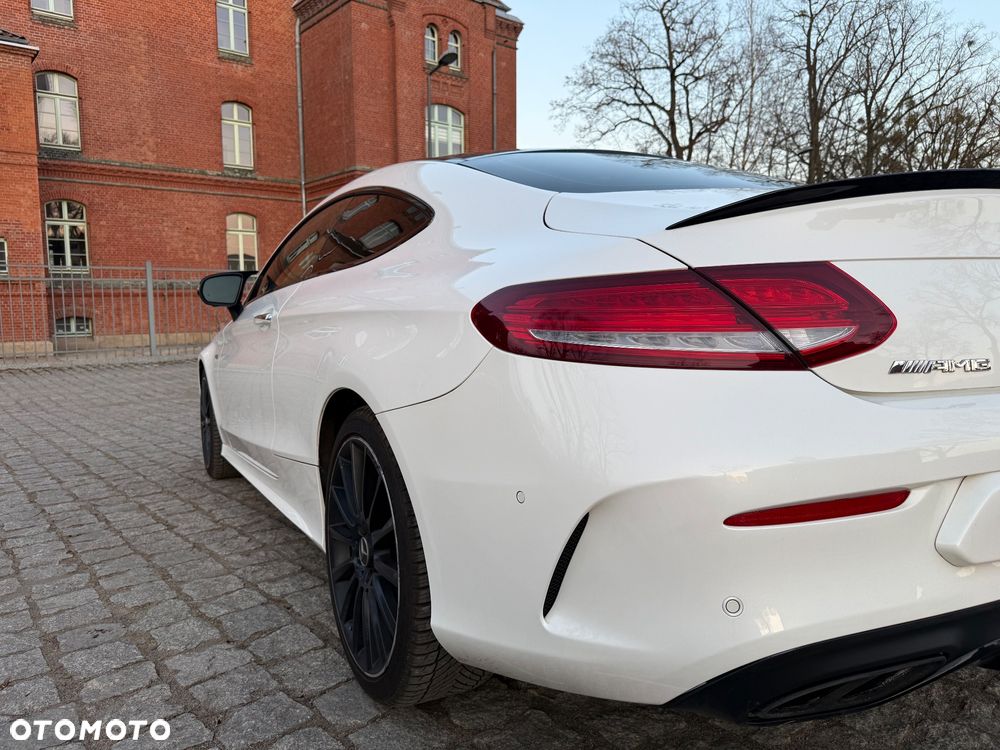 Mercedes-Benz Klasa C AMG 43 4Matic 9G-TRONIC Night Edition - 22