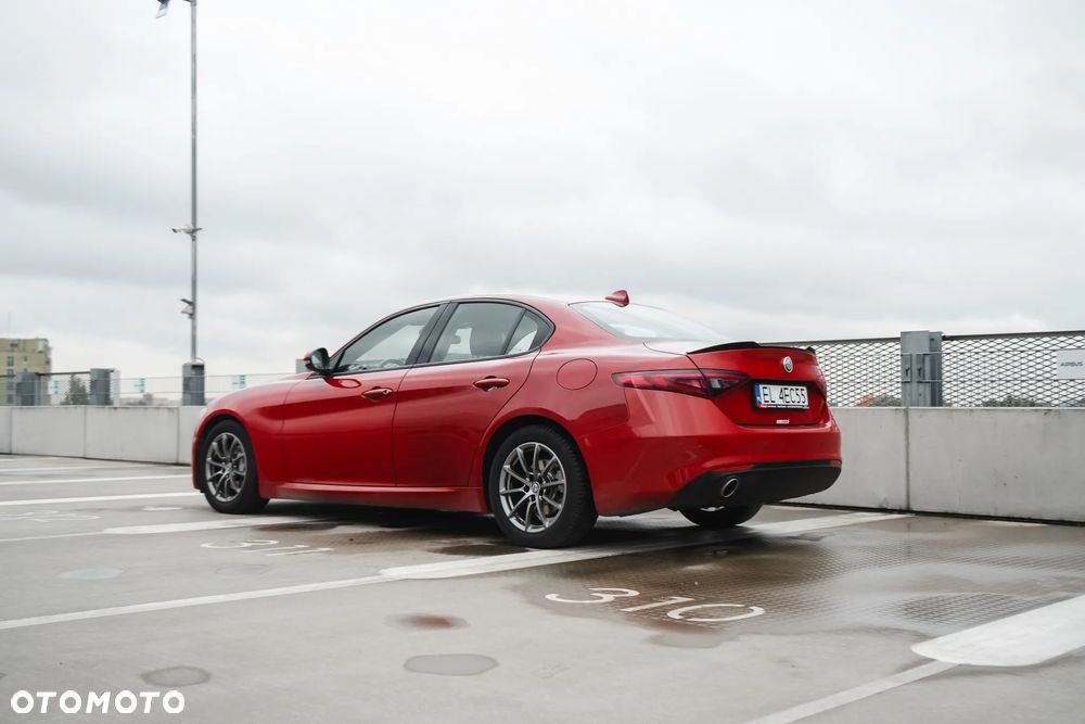 Alfa Romeo Giulia 2.2 D Turbo - 8