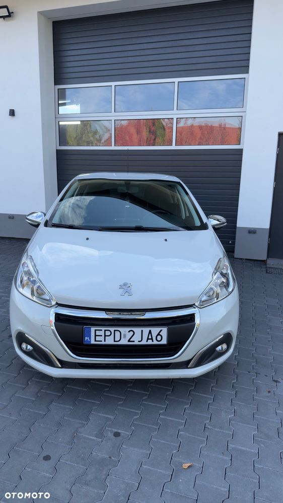 Peugeot 208 2017 photo 2