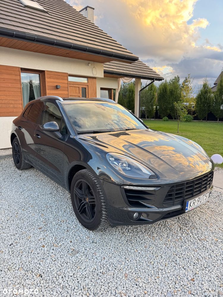 Porsche Macan - 1
