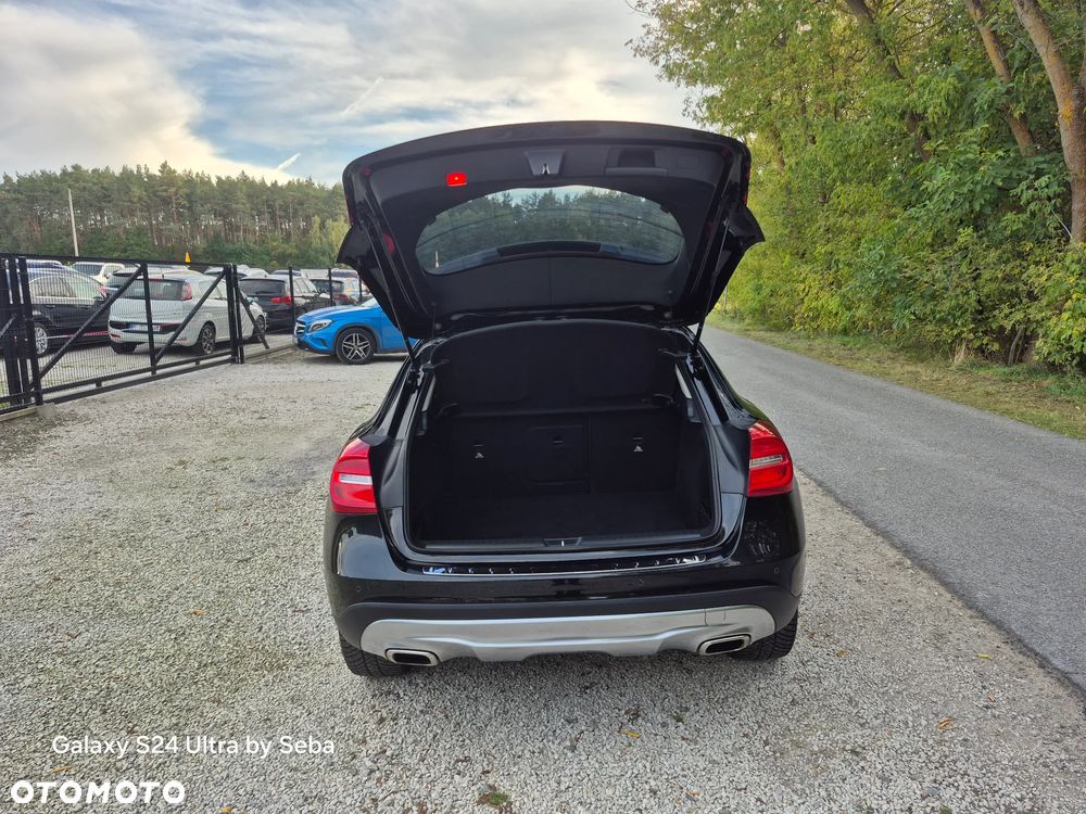 Mercedes-Benz GLA 200 7G-DCT - 21