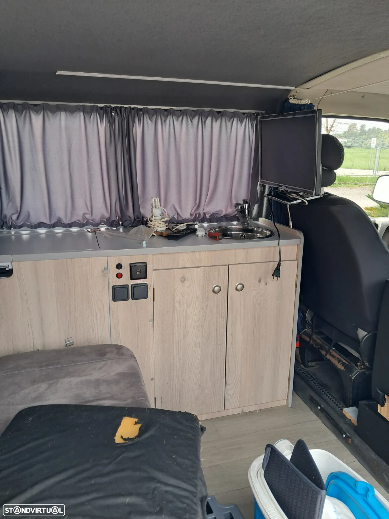 VW T4 Transporter Van - 2