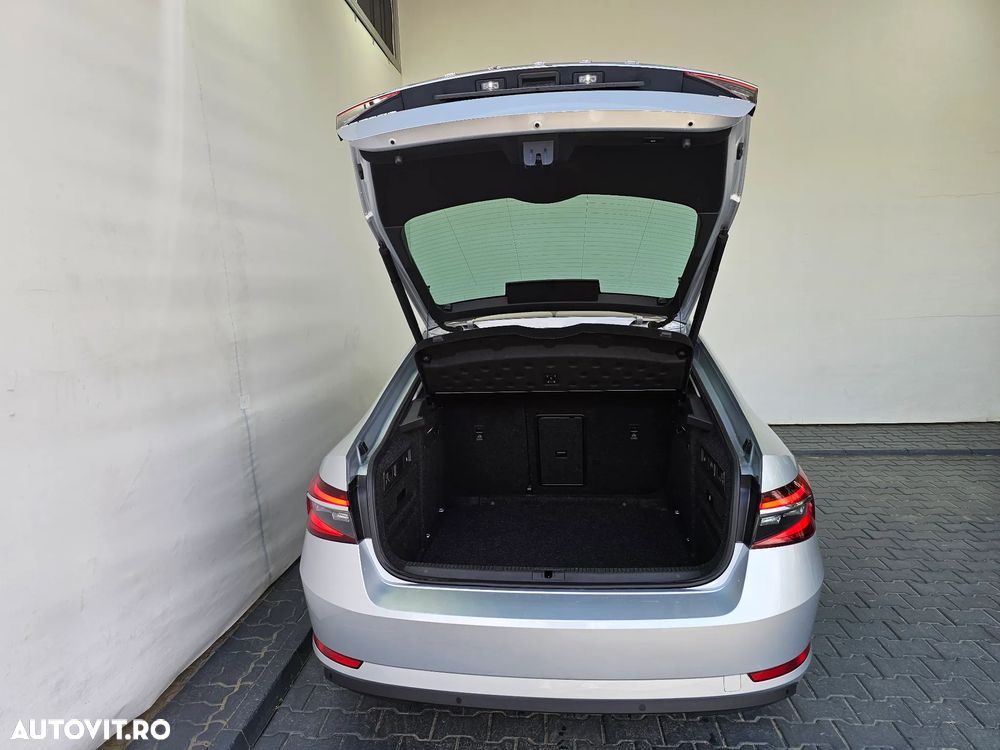 Skoda Superb 2.0 TDI 4X4 DSG Style - 28