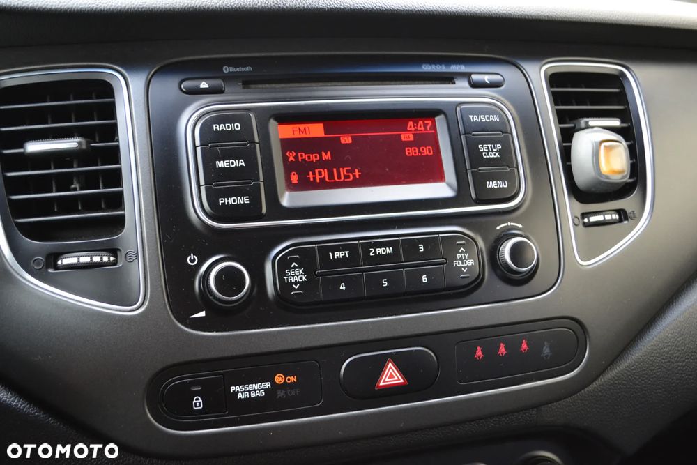 Kia Carens 1.6 GDI L - 24