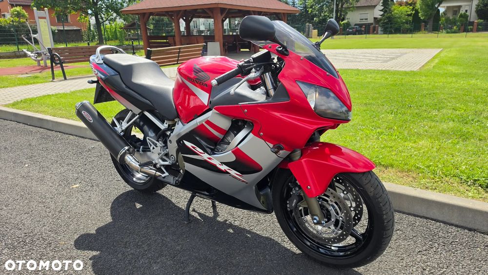 Honda CBR - 3