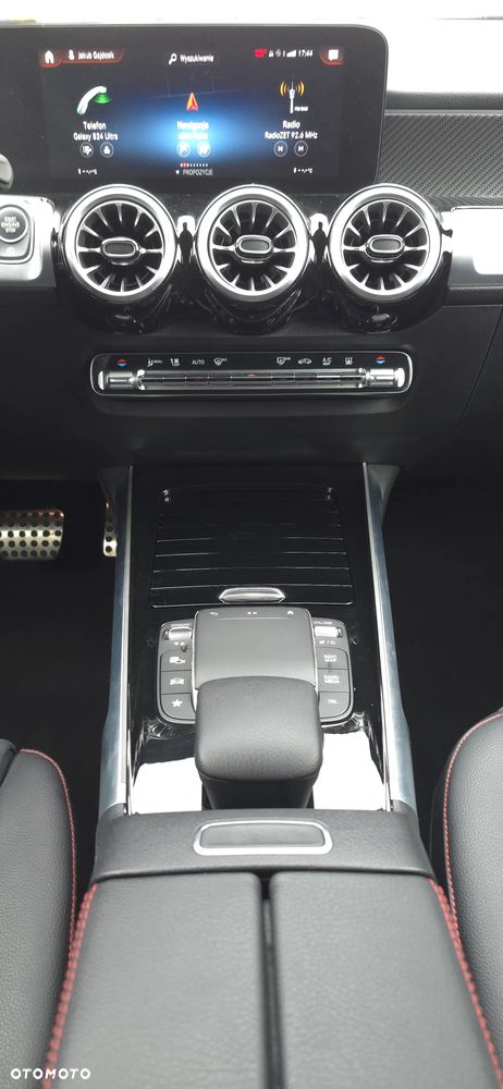Mercedes-Benz GLB 250 8G-DCT AMG Line - 25