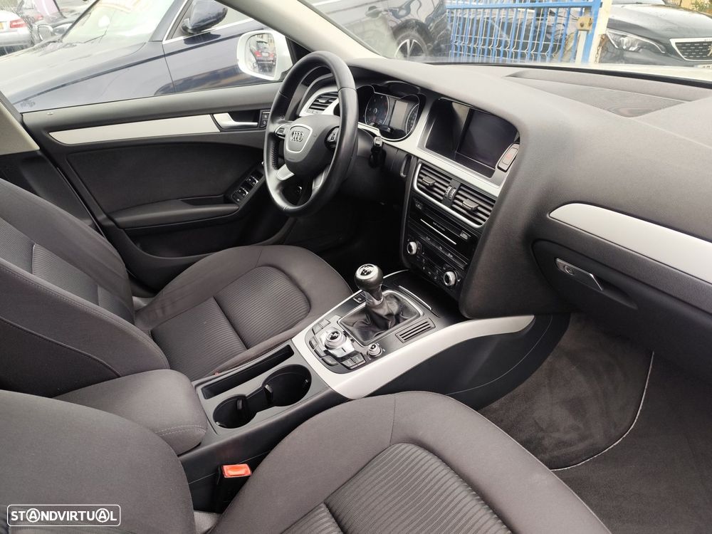 Audi A4 Avant 2.0 TDI Business Line Sport - 14