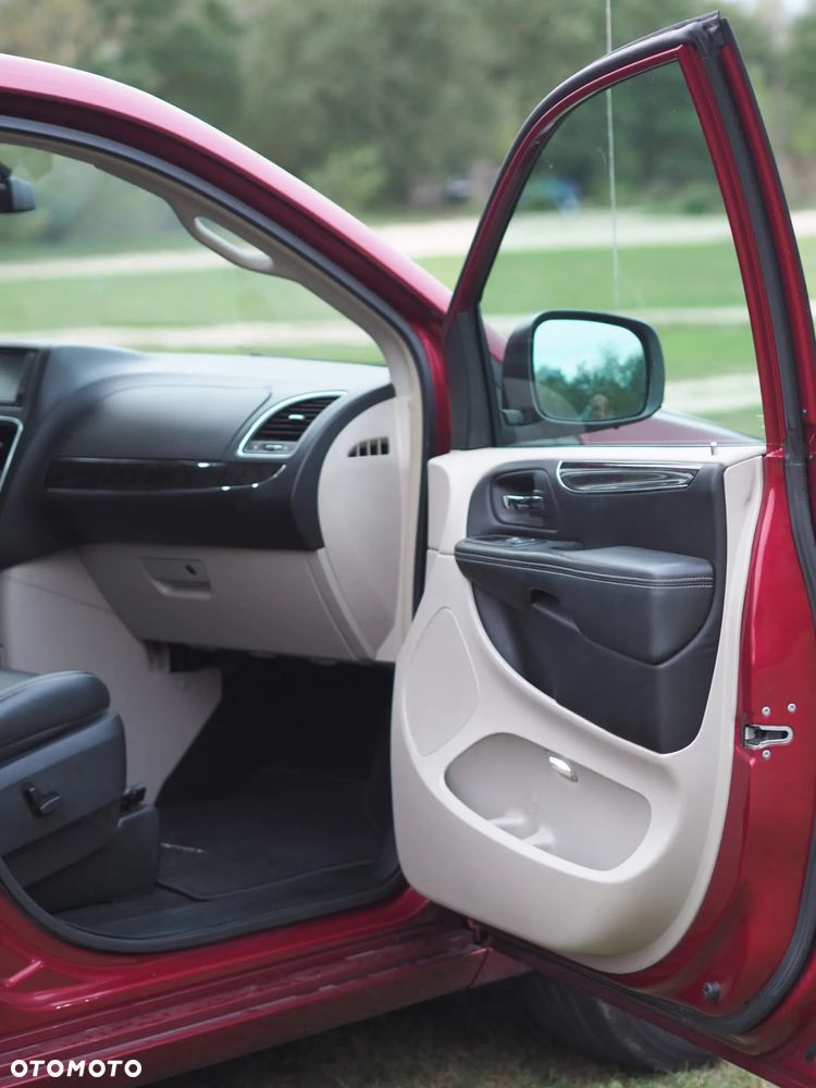 Chrysler Town & Country 3.6 Touring - 10