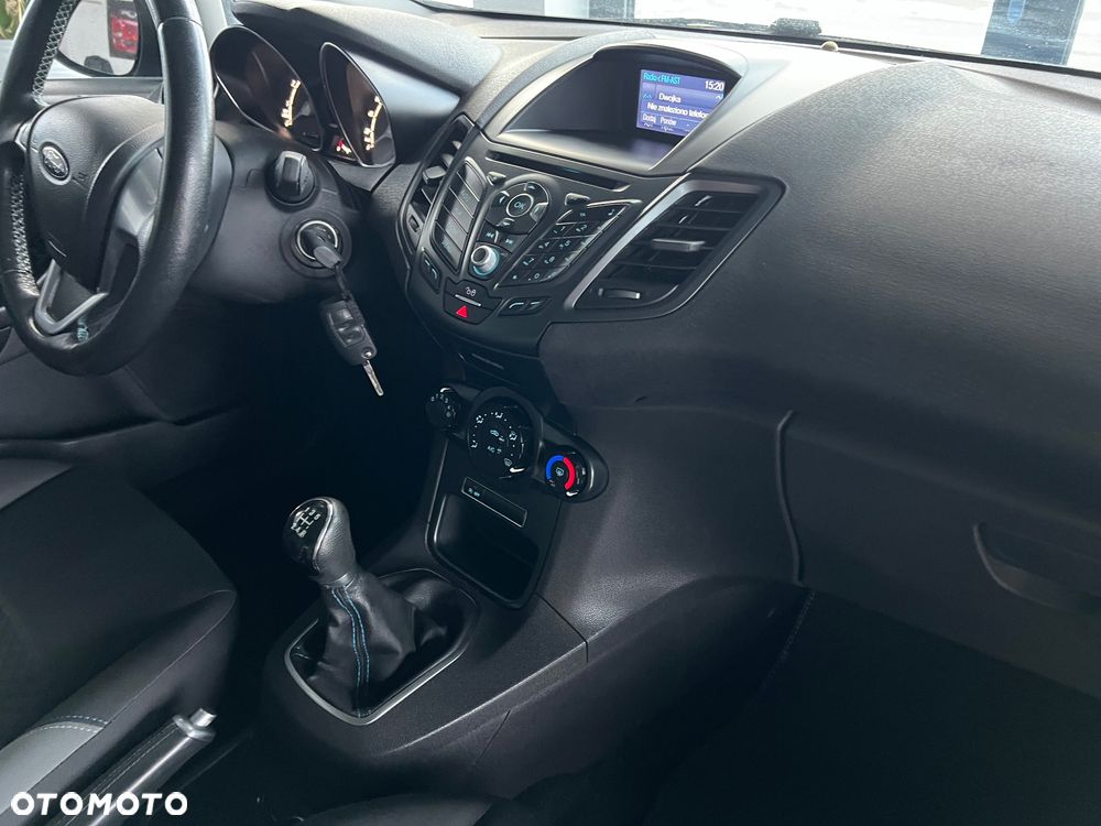 Ford Fiesta - 33