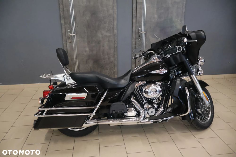 Harley-Davidson Touring Street Glide - 2