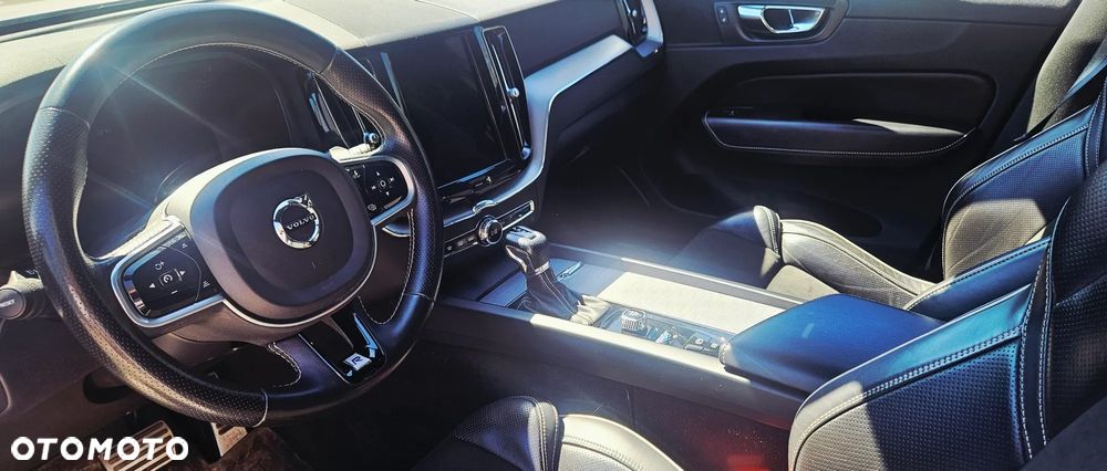 Volvo XC 60 D4 R-Design - 14