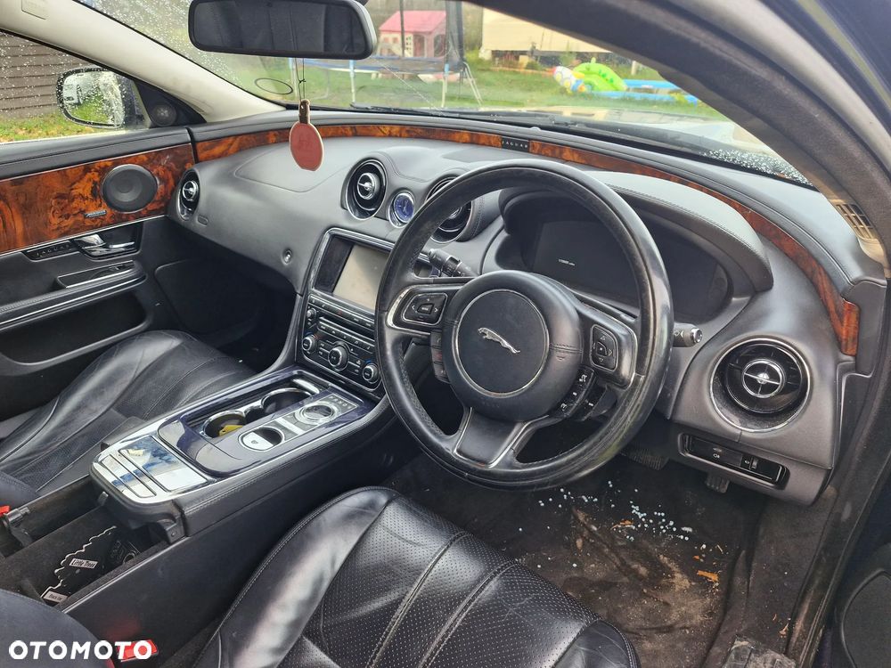 Jaguar XJ 3.0 D V6 LWB Portfolio - 14