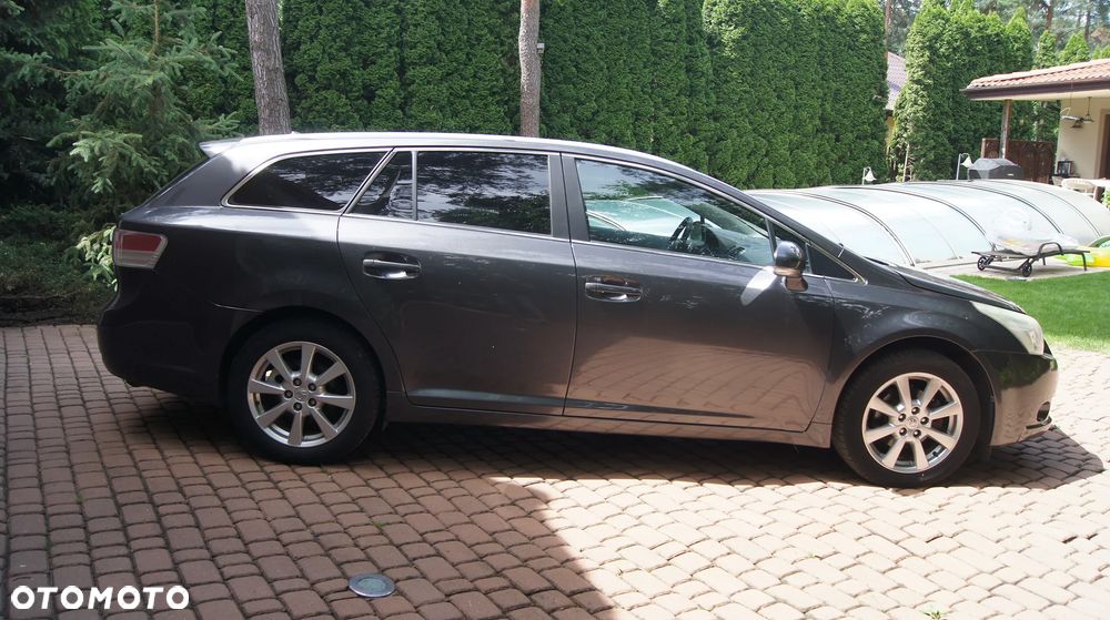 Toyota Avensis - 5