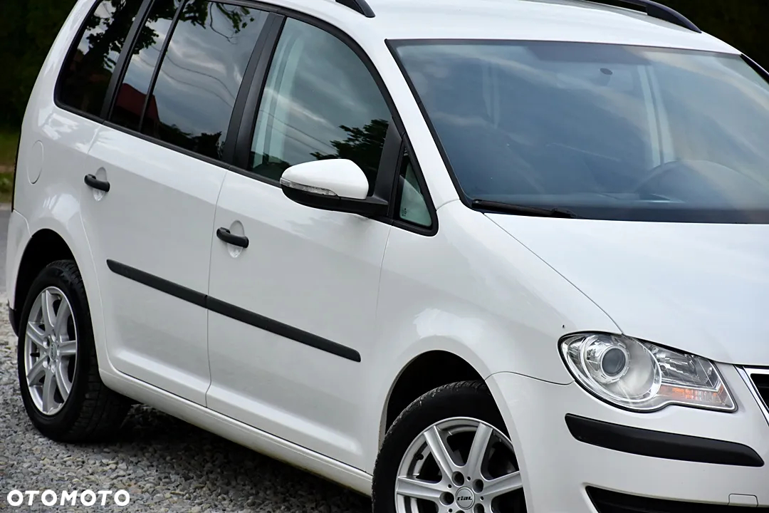 Volkswagen Touran 1.9 TDI Conceptline - 9