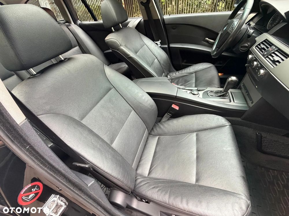 BMW Seria 5 525d - 16