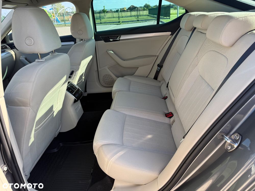 Skoda Superb 2.0 TDI 4x4 DSG Style - 27