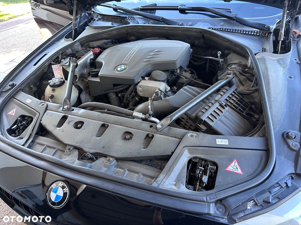 BMW Seria 5 528i xDrive - 22