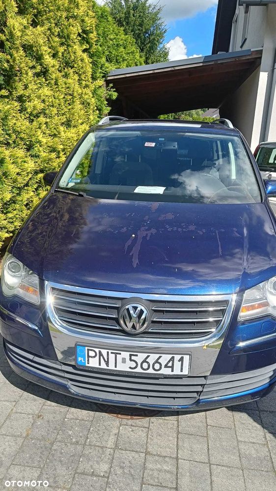 Volkswagen Touran - 1