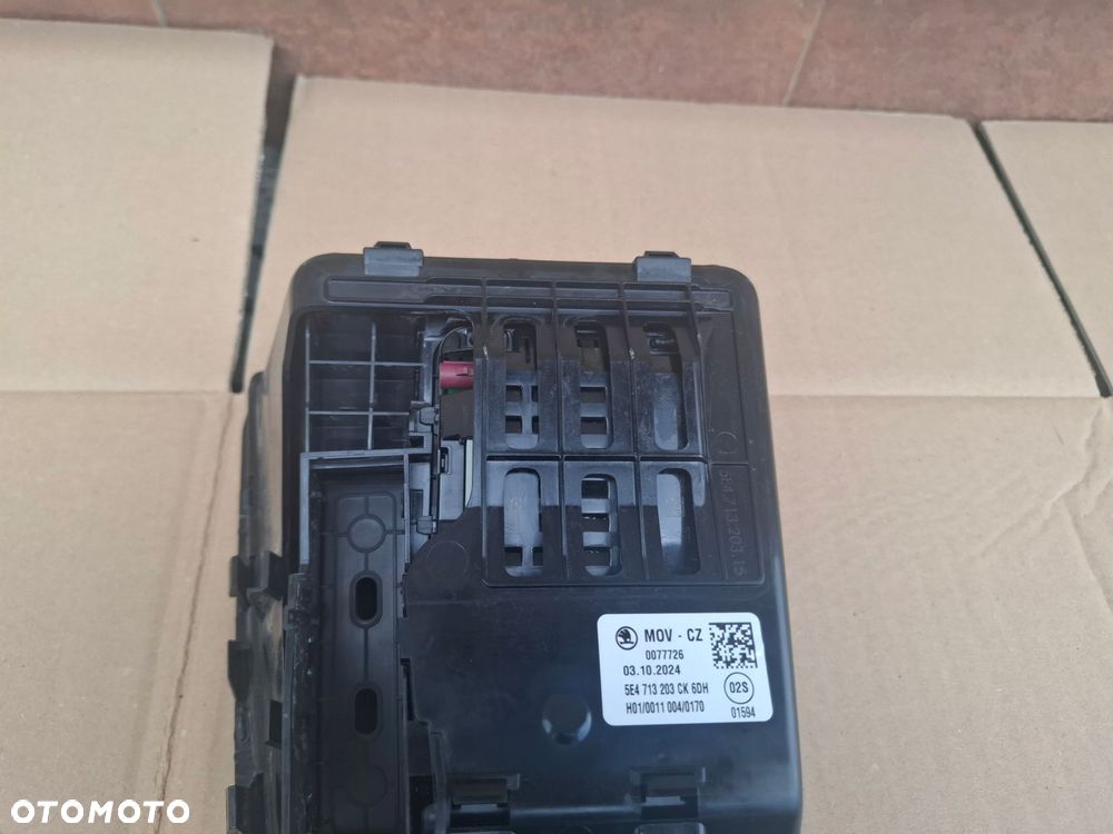 tunel panel przełącznik biegów skoda octavia iv 5e4 - 9