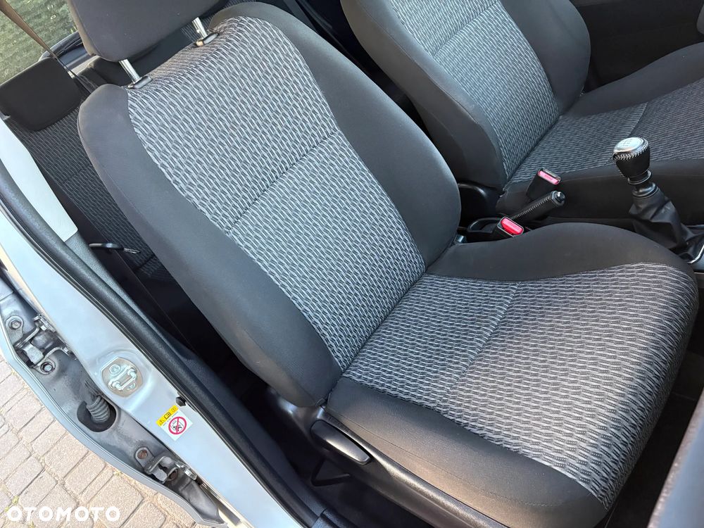 Toyota Yaris - 20