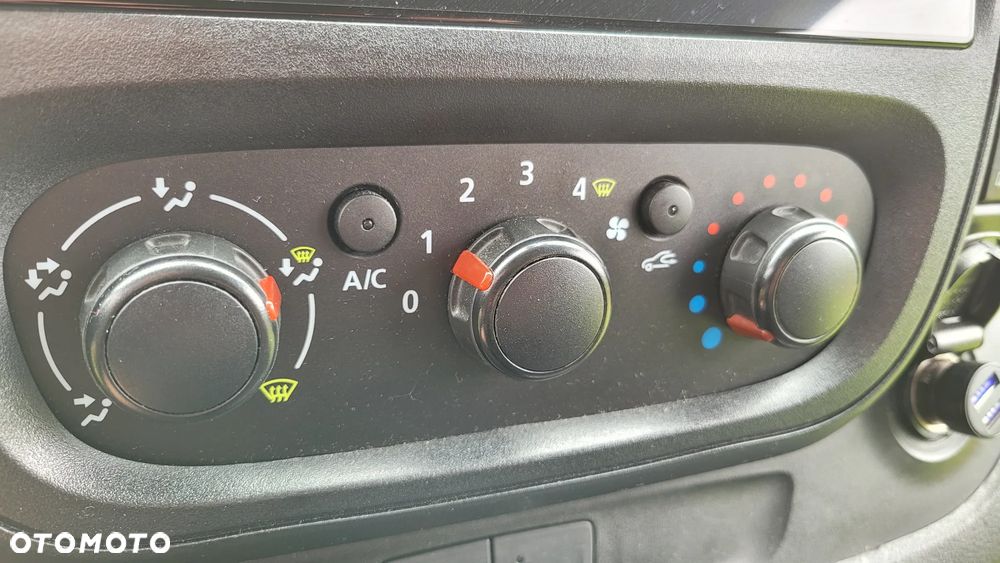 Renault Trafic - 14