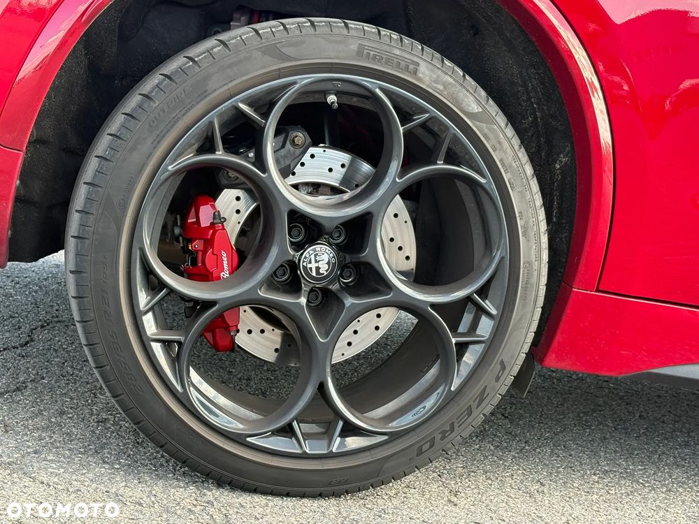 Alfa Romeo Stelvio - 15