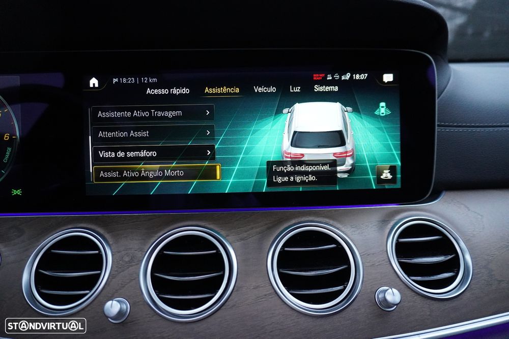 Mercedes-Benz E 300 de 4Matic 9G-TRONIC AMG Line - 29