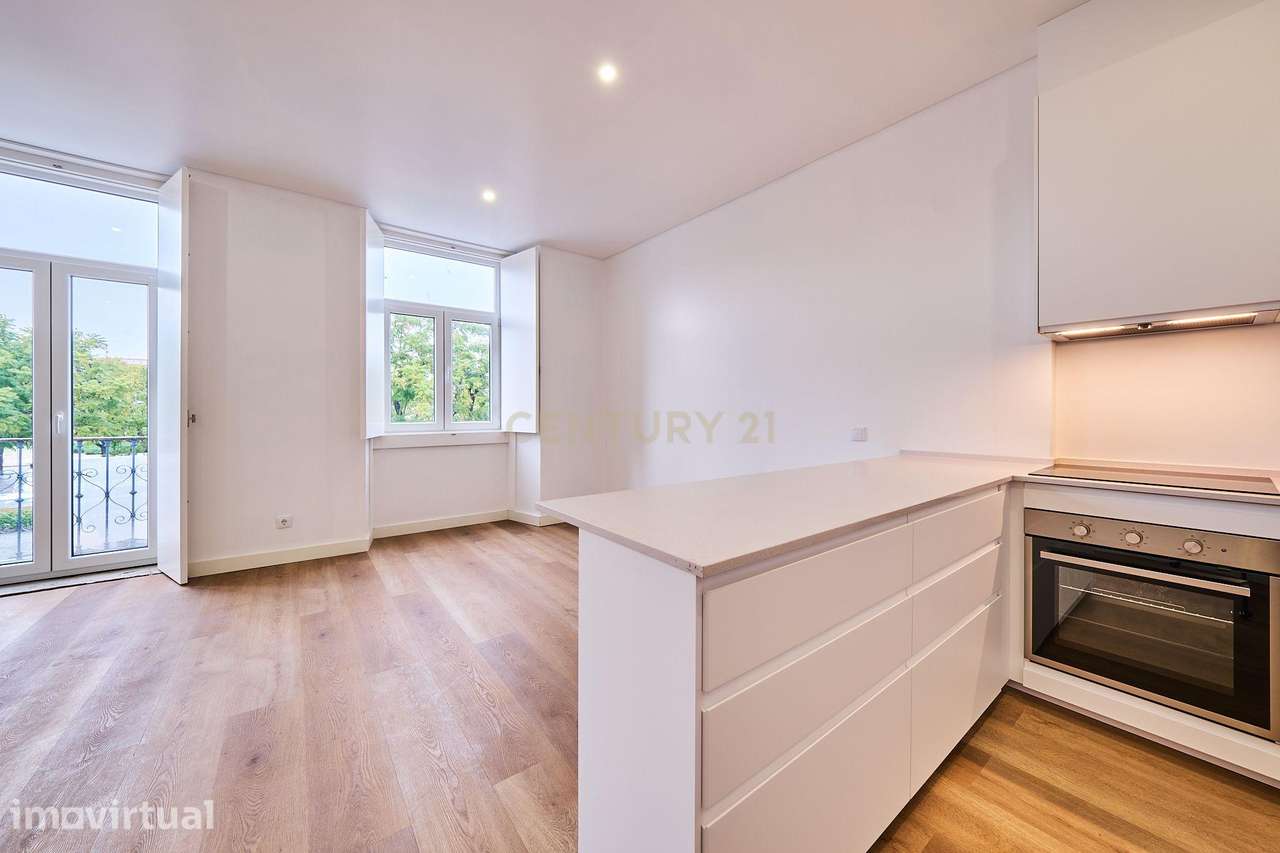 Apartamento T2 de Prestígio Totalmente Renovado na Avenida Luísa Todi - Grande imagem: 3/20