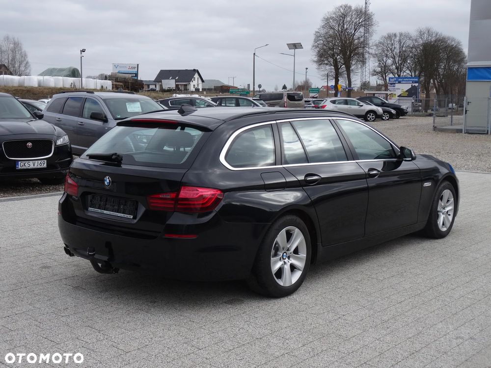 BMW Seria 5 525d xDrive Sport-Aut - 10