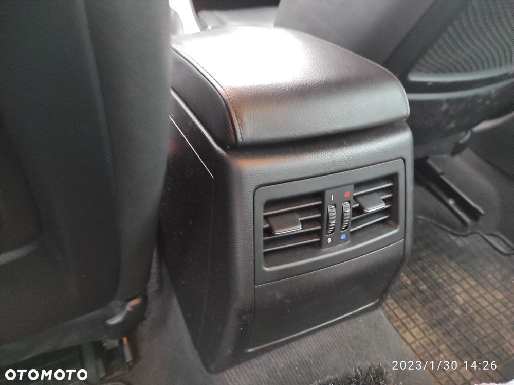 BMW Seria 3 325i - 11