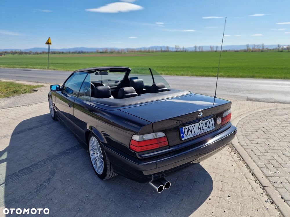 BMW Seria 3 328i - 23