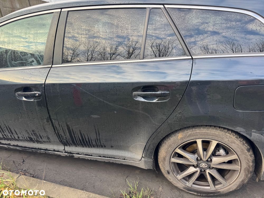 Toyota avensis t27  lift  1h2 Tr1h2 fa21 a/tm-05a k111 w927 wszystkie części maska pas przedni zderzak przód przedni lampa bi xenon prawy lewy avenisa t27 błotnik prawy lewy chłodnice silnik 2.0 benzyna konsola skrzynia automatyczna drzwi prawe lewe przednie tylnie klapa bagażnika zderzak ty tylni lampa tył prawa lewa sanki konsola pasy - 7