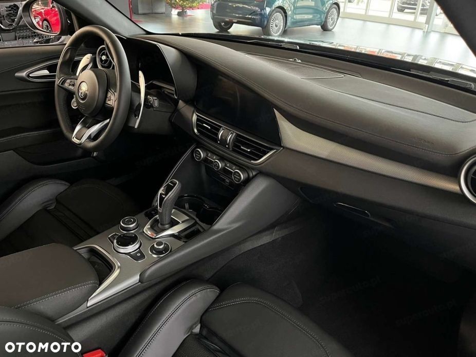 Alfa Romeo Giulia 2.2 D Turbo Veloce Q4 - 13
