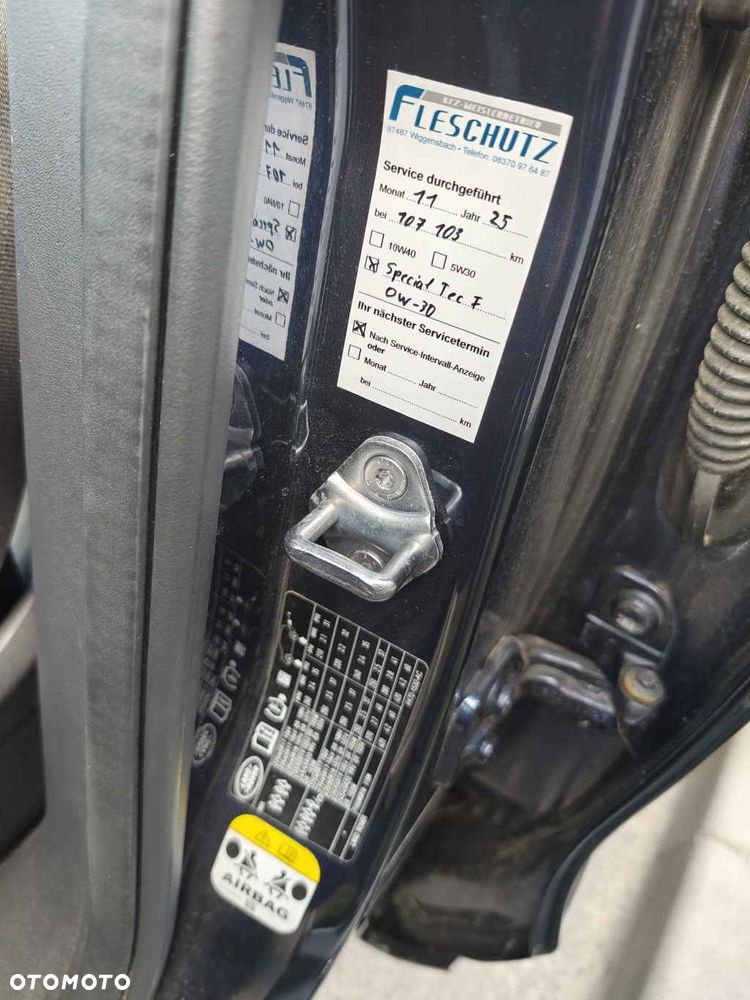 Land Rover Discovery Sport D180 SE - 25