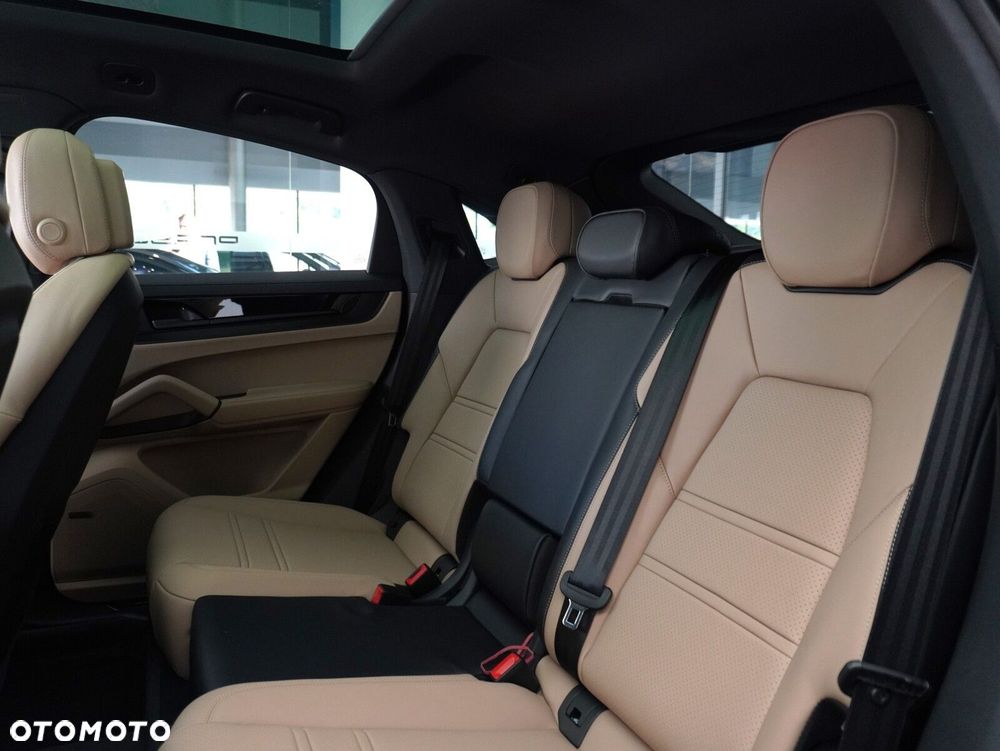 Porsche Cayenne E-Hybrid PHEV Black Edition - 33