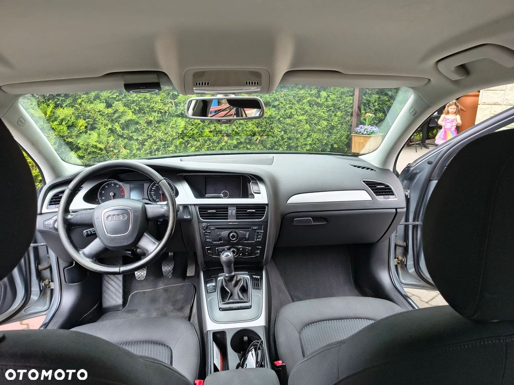 Audi A4 Avant 1.8 TFSI Ambiente - 9